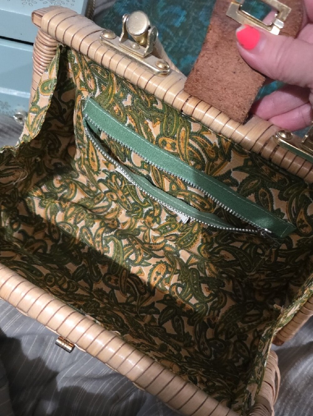 Vintage Wicker Woven Handbag with Amber Bead Accent - Picture 6 of 7